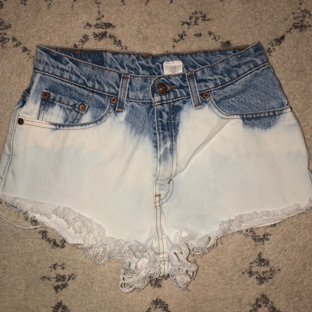 Levi high waisted shorts